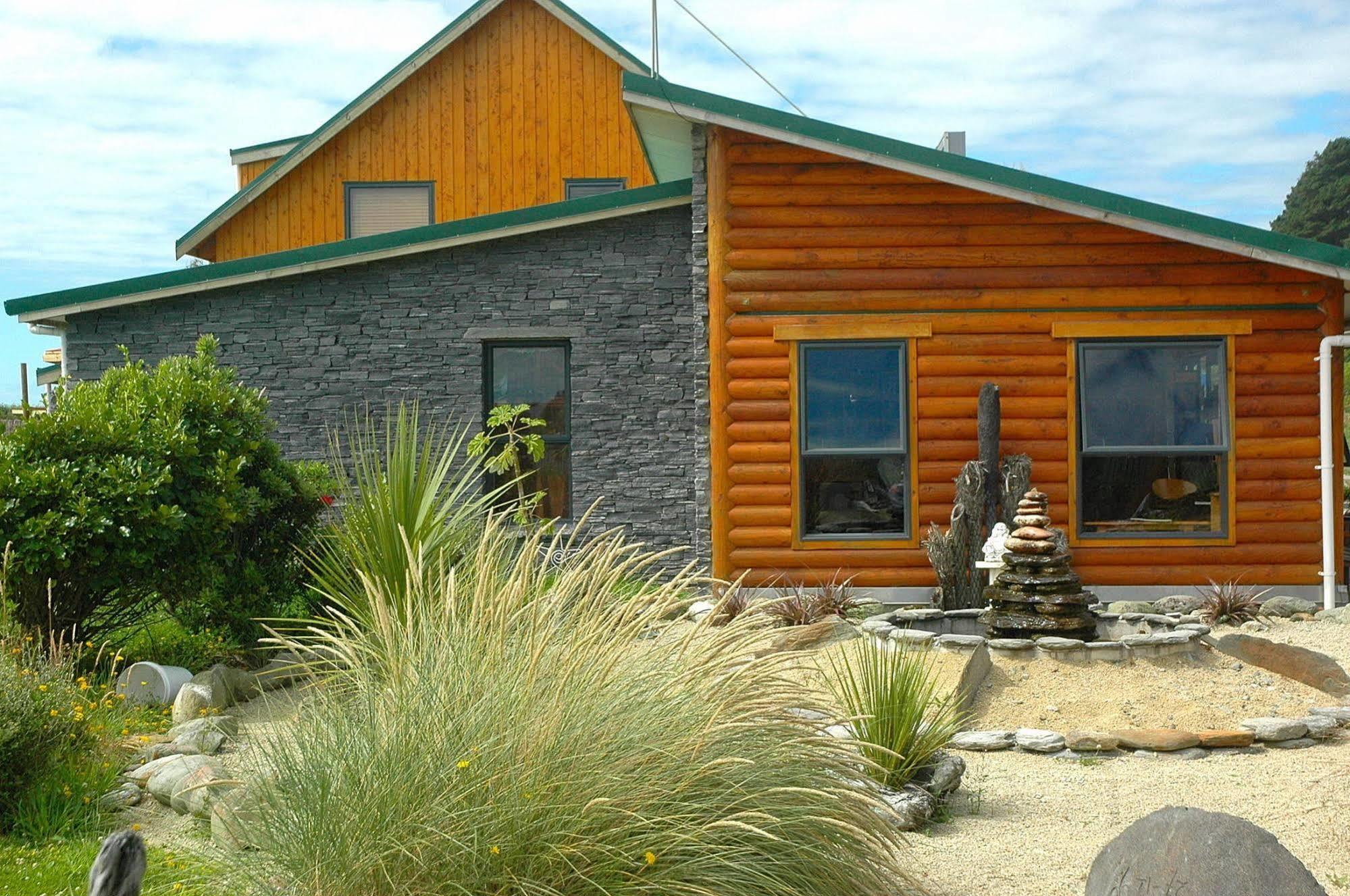 Shining Star Beachfront Accommodation Hokitika Buitenkant foto